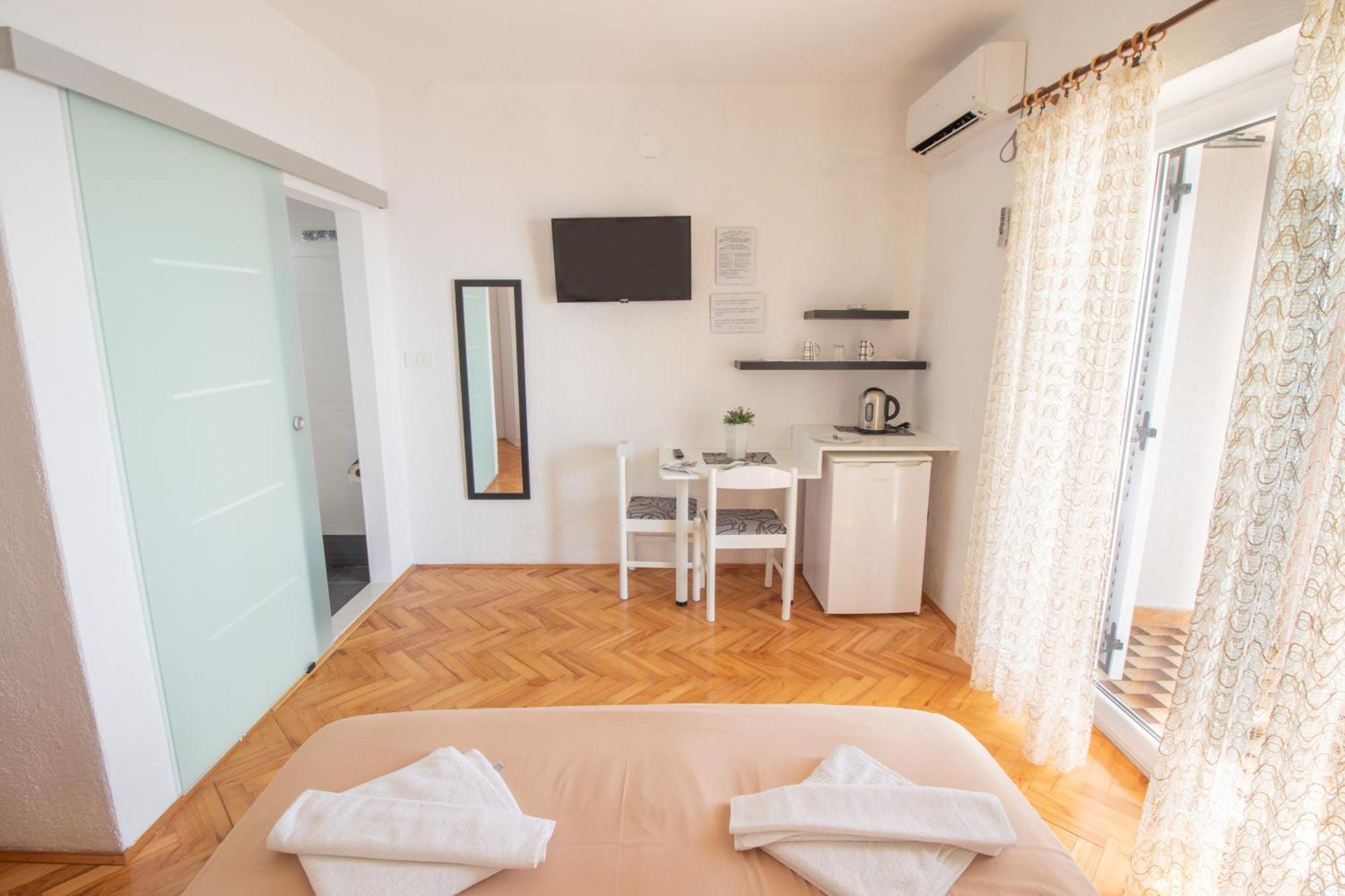 Plaza 2 Hotel Sveti Juraj Eksteriør billede